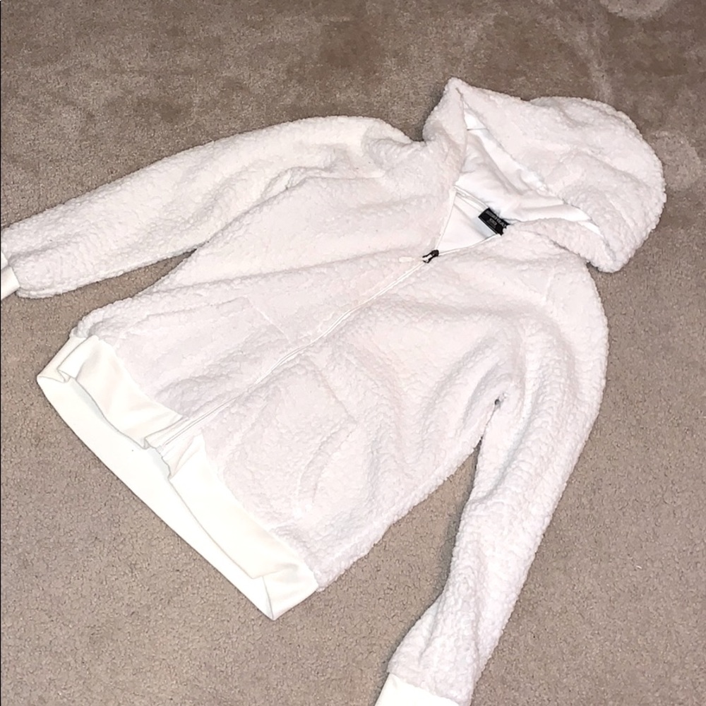🖤Snow White Zip Sherpa Hoodie🖤